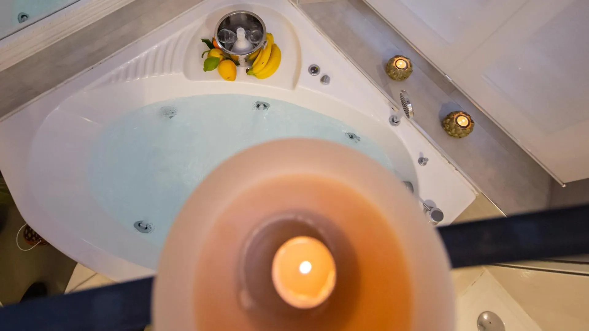 Guest house Town House Spagna- Luxury Rooms With Jacuzzi Bath