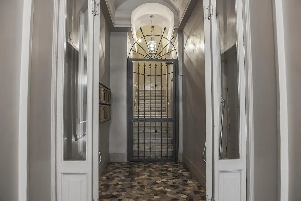 Town House Spagna- Luxury Rooms With Jacuzzi Bath Rome 0*,