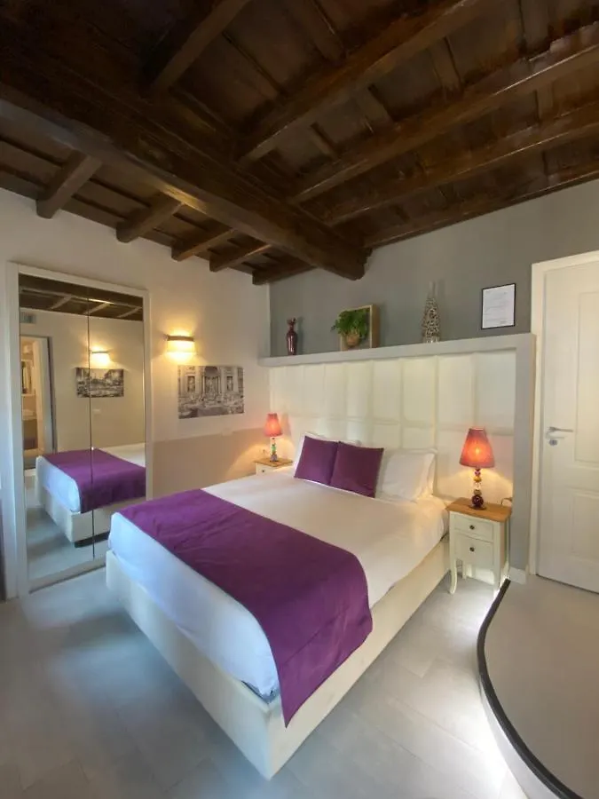 Guest house Town House Spagna- Luxury Rooms With Jacuzzi Bath