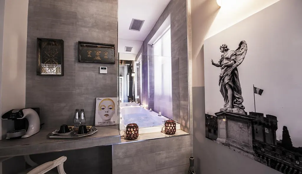 Town House Spagna- Luxury Rooms With Jacuzzi Bath 0*, Rome