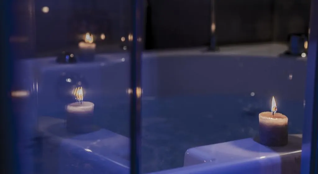 Town House Spagna- Luxury Rooms With Jacuzzi Bath 0*, Rome