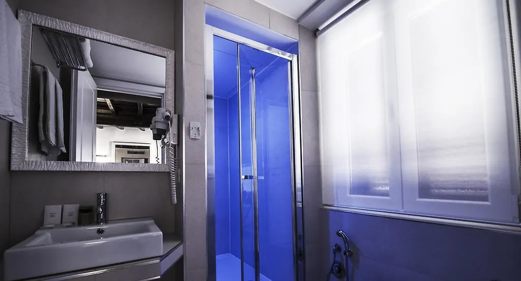 Town House Spagna- Luxury Rooms With Jacuzzi Bath Rome 0*,