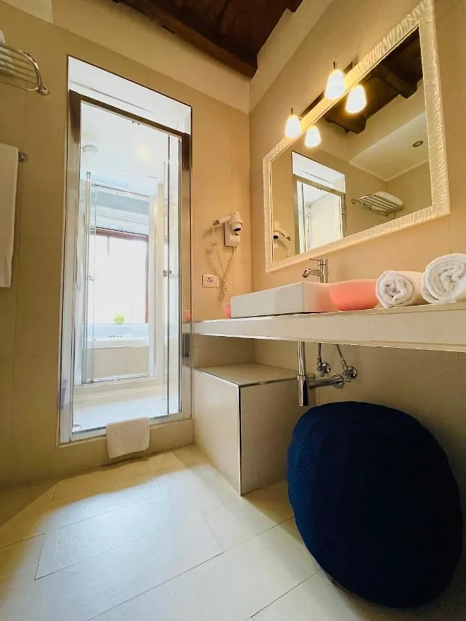 Town House Spagna- Luxury Rooms With Jacuzzi Bath Rom 0*,  Italien