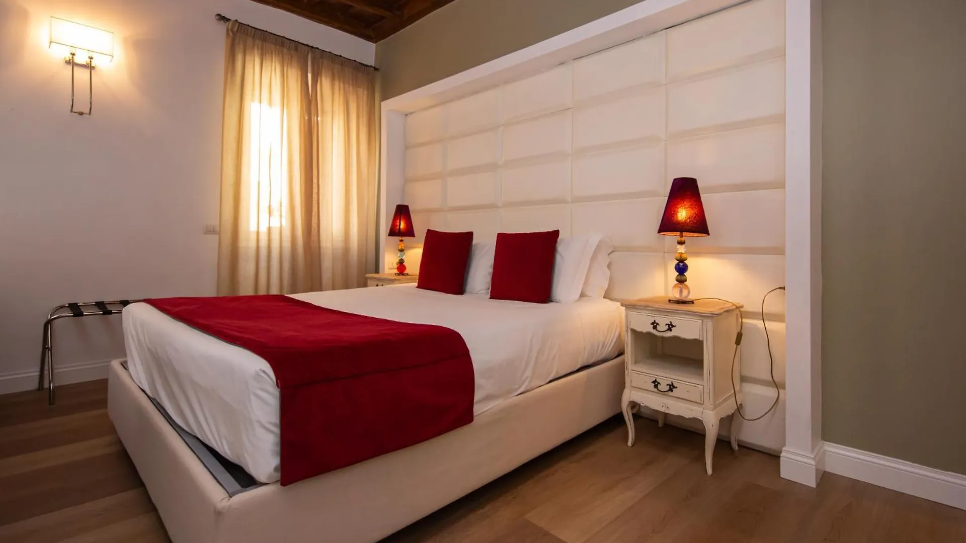 Town House Spagna- Luxury Rooms With Jacuzzi Bath Rome