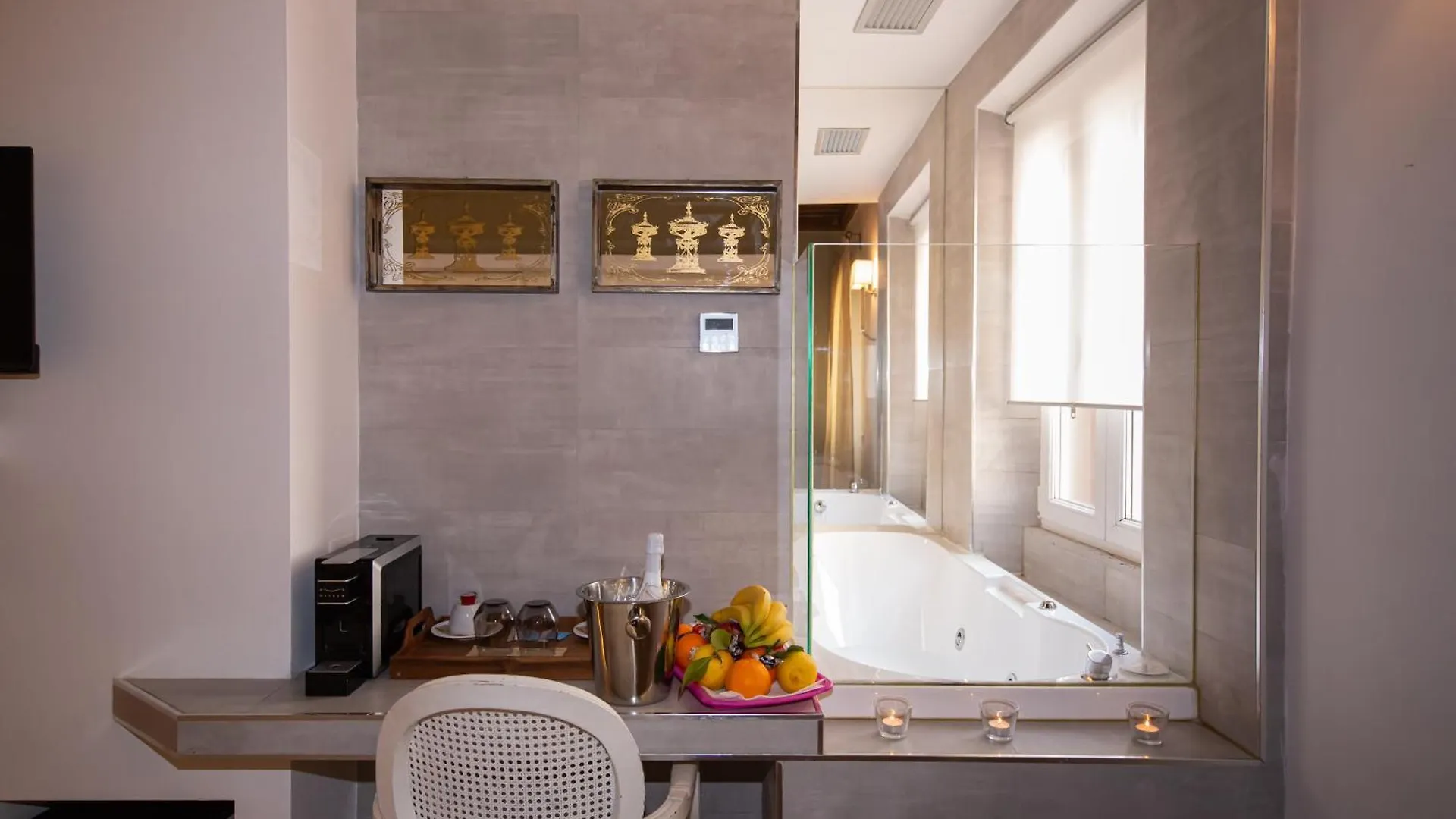 Town House Spagna- Luxury Rooms With Jacuzzi Bath Rome Maison d'hôtes